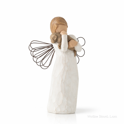 Angel of Friendship figurine as a meaningful gift for a close friend